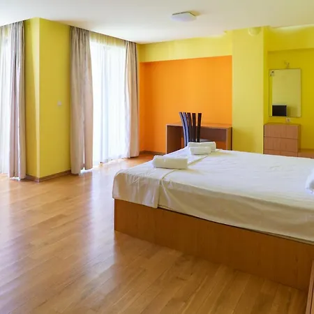 Apartment Flat With Monster Living Varna