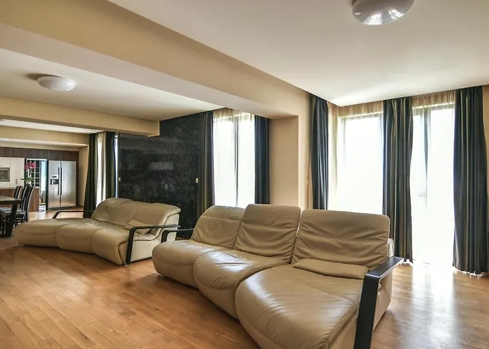 Апартамент Flat With Monster Living Варна